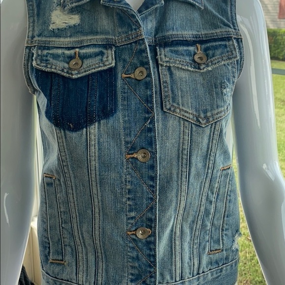 Abercrombie & Fitch - Destroyed Jean Vest - Picture 3 of 8